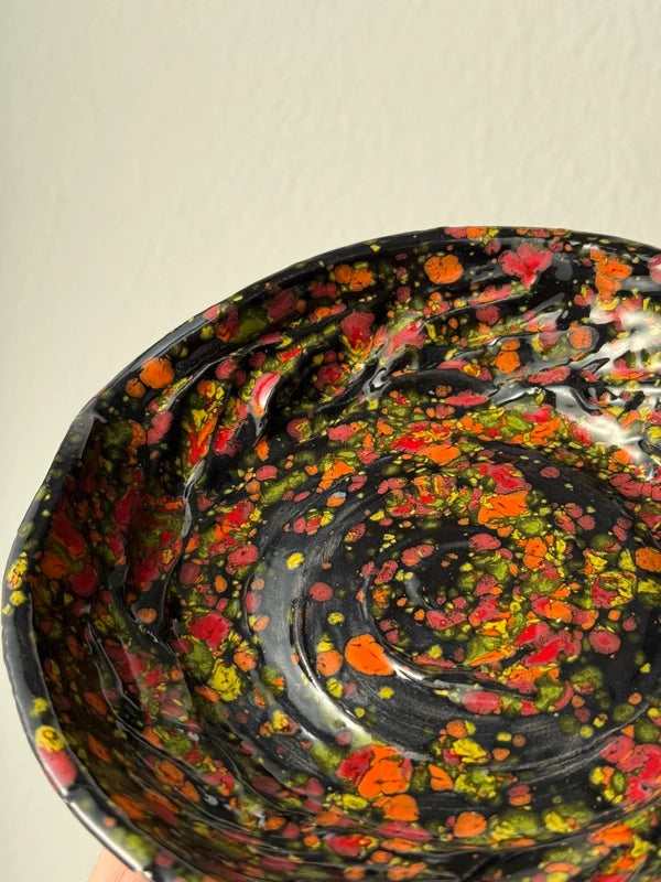 Ciotola Decorativa in Ceramica Fatta a Mano - Effetto Spruzzato Nero e Multicolor