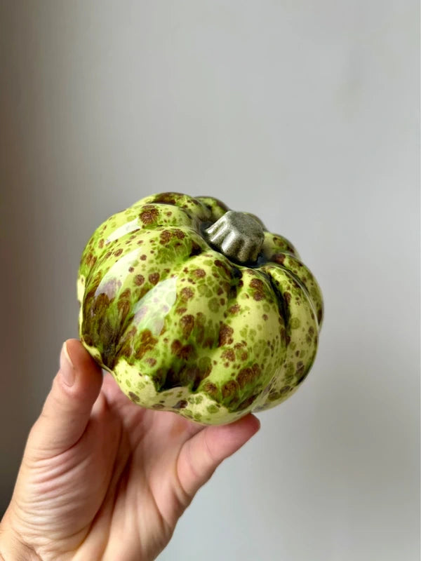 "Jade Speckle" - Zucca Decorativa Artigianale in Ceramica, Verde Maculato