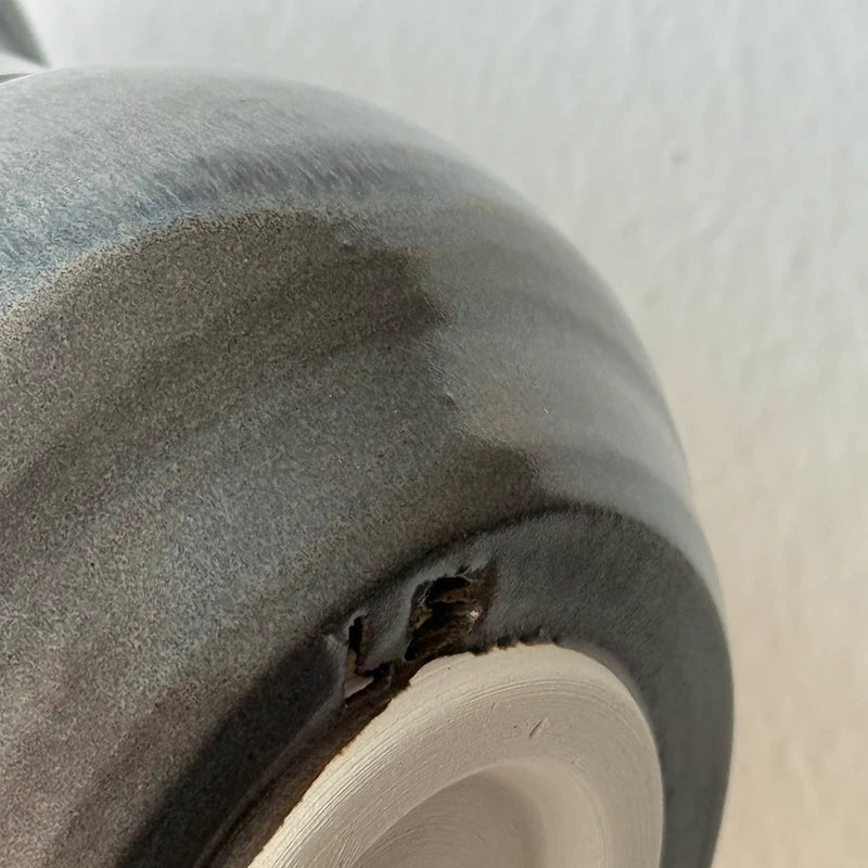 Vasetto Tornito in Ceramica Artigianale - Design Unico Nero/Blu Notte