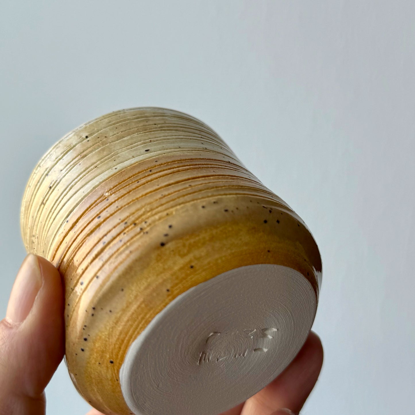 Tazza Ring Cup Bicolore - Ceramica Artigianale con Anello Decorativo