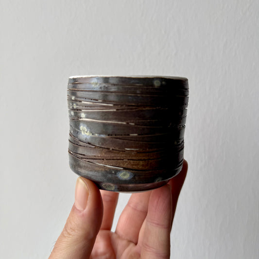 Tazza Ceramica Artigianale Blu Notte a Righe - Tornita a Mano